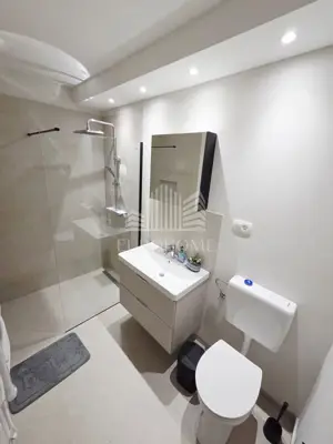ZADAR, Bulevar- Moderan novodizajniran stan, dugorocno 90 m² - 16