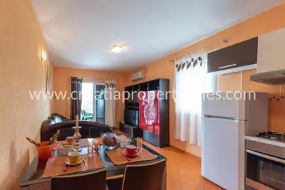 Apartmenthaus 570 m², Trogir - 6 Wohnungen in Meeresnähe - 7