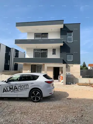 Stan 185 m², Medulin - vrt, bazen i pogled na more