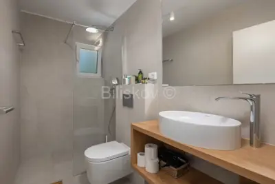 Vila 150 m², Splitska na Braču, bazen i mirna lokacija - 18