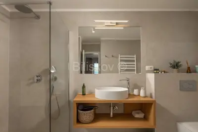 Vila 150 m², Splitska na Braču, bazen i mirna lokacija - 17
