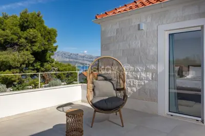 Vila 150 m², Splitska na Braču, bazen i mirna lokacija - 4