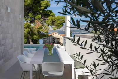 Vila 150 m², Splitska na Braču, bazen i mirna lokacija - 5