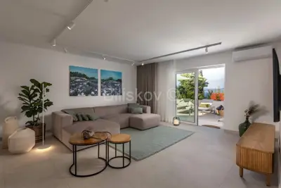 Vila 150 m², Splitska na Braču, bazen i mirna lokacija - 21