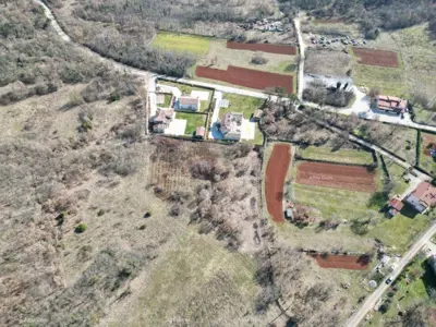 Građevinsko zemljište 3 100 m², Muntrilj, pristupni put - 4