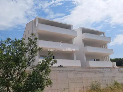 Otok Pag - moderan stan s terasom i vrtom - 11