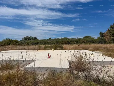 Building plot 823 m², Busoler - building permit - 8