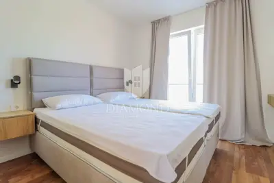 Kuća 180 m², Umag - bazen i 5 spavaćih soba - 12