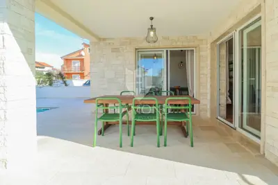 Kuća 180 m², Umag - bazen i 5 spavaćih soba - 20