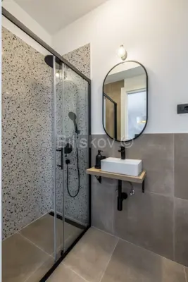 K.Stari, opremljena kuća u novogradnji - 16