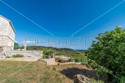 Grundstück 551 m², Lumbarda - 280 m vom Meer - 8