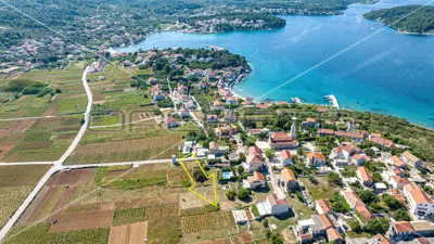 Grundstück 551 m², Lumbarda - 280 m vom Meer - 2