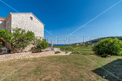 Grundstück 551 m², Lumbarda - 280 m vom Meer - 5