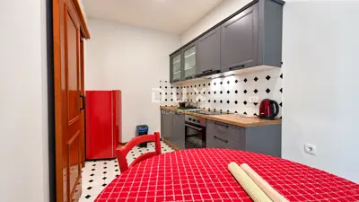 Lovran, center, studio apartment, 50 m², 2nd row to the sea - 9
