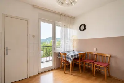 Stan 55 m², Delnice - dvije spavaće sobe i 2 balkona