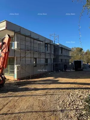 Prodaja - Stan u izgradnji s dvorištem i parkirnim mjestom, blizina Rovinja!