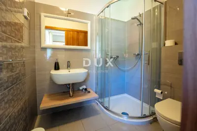 House for sale in Labin, 183 m² - 18