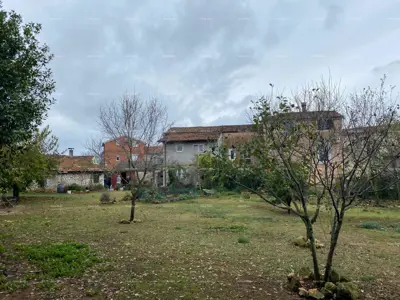 Semi-detached house in Pula, Škatari - additional smaller house - 2