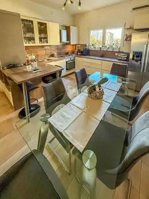 Apartment 76.70 m², Donji grad, center - 2 bedrooms - 4