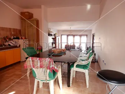 Poslovno-stambeni objekt 710 m², Split Brda, 4 etaže - 13