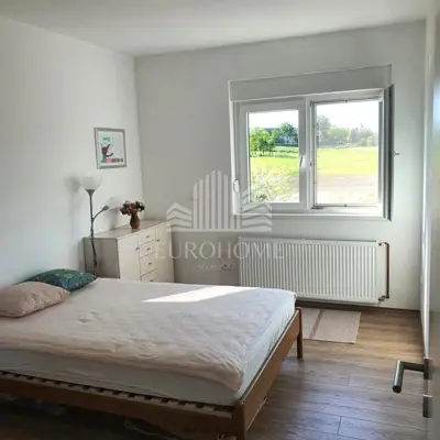 Haus 200 m², Pisarovina - Velika Jamnička, gepflegtes Anwesen - 9