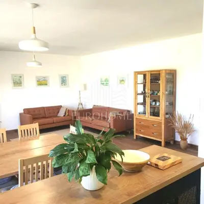 Haus 200 m², Pisarovina - Velika Jamnička, gepflegtes Anwesen