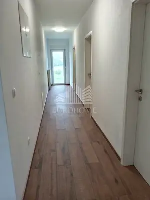 Haus 200 m², Pisarovina - Velika Jamnička, gepflegtes Anwesen - 11