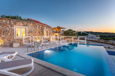 Vila 8.000 m², Supetar na Braču, panoramski pogled na more - 6
