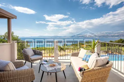 Vila 8.000 m², Supetar na Braču, panoramski pogled na more - 11