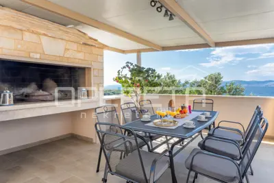 Vila 8.000 m², Supetar na Braču, panoramski pogled na more - 13