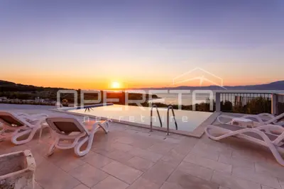 Vila 8.000 m², Supetar na Braču, panoramski pogled na more - 7
