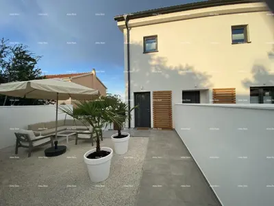 Wohnung in Premantura, Nähe zum Zentrum und Strand, Meerblick