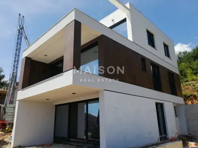 Luksuzna rezidencija, savršen pogled, 3 stana - 6