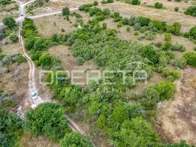 Poljoprivredno zemljište 3.884 m², Svetvinčenat, mirna okolina