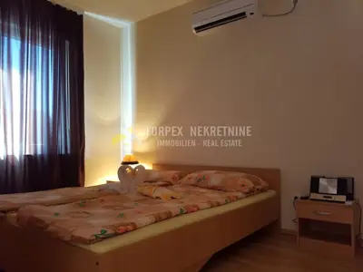 Haus in Novi Vinodolski, 5 Apartments und Garten - 5