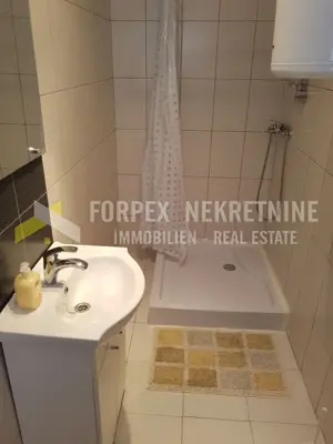 Haus in Novi Vinodolski, 5 Apartments und Garten - 9