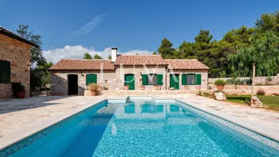 Vila 300 m², Stari Grad na Hvaru - bazen i privatnost