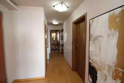 Rijeka, raskošan stan s bonusom - 12