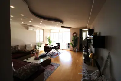 Rijeka, raskošan stan s bonusom - 7