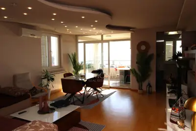 Rijeka, raskošan stan s bonusom - 6