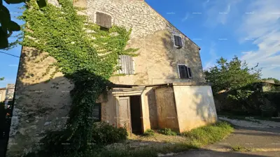 Istrische Steinhäuser zur Renovierung