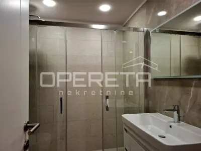 Elegancija i komfor u Makarskoj - spoj moderne arhitekture i vrhunskih materijal - 22