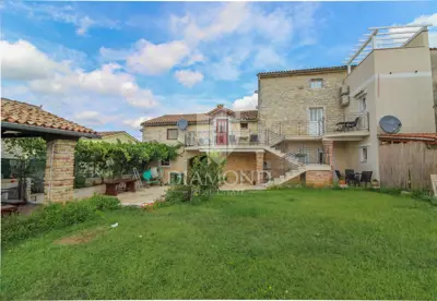 Apartmanska kuća, Poreč okolica, pogled na more i okućnica