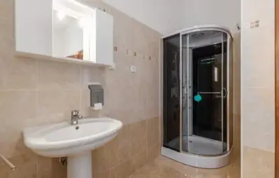 Kuća 192 m², Barban - bazen i konoba - 13
