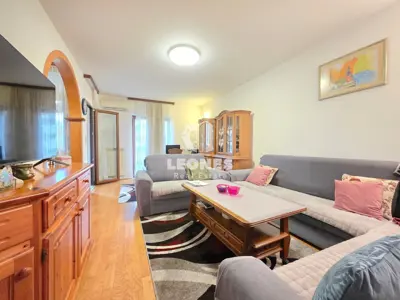 Wohnung 84 m², Umag - 2 Schlafzimmer und Loggia