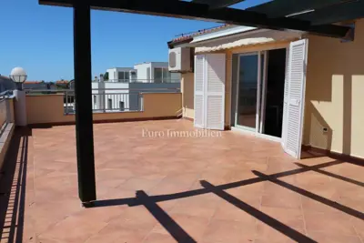 NOVIGRAD! ! ! Wohnung mit Dachterrasse von 52 m² und Garage - 3