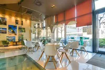 Poslovni prostor 292 m², Donji grad - dvije etaže i više ulaza - 2