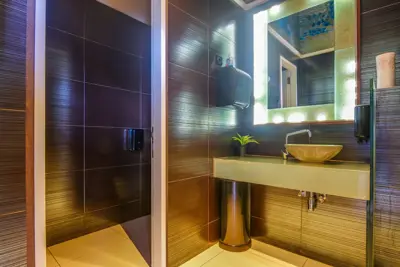 Poslovni prostor 292 m², Donji grad - dvije etaže i više ulaza - 14