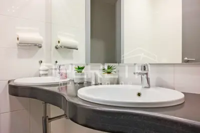 Poslovni prostor 292 m², Donji grad - dvije etaže i više ulaza - 16
