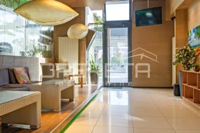 Poslovni prostor 292 m², Donji grad - dvije etaže i više ulaza - 10